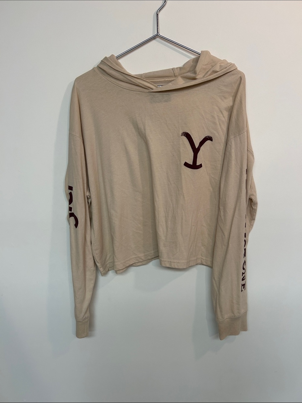 Wrangler Beige Cropped Hoodie with Maroon Y Yellowstone Logo